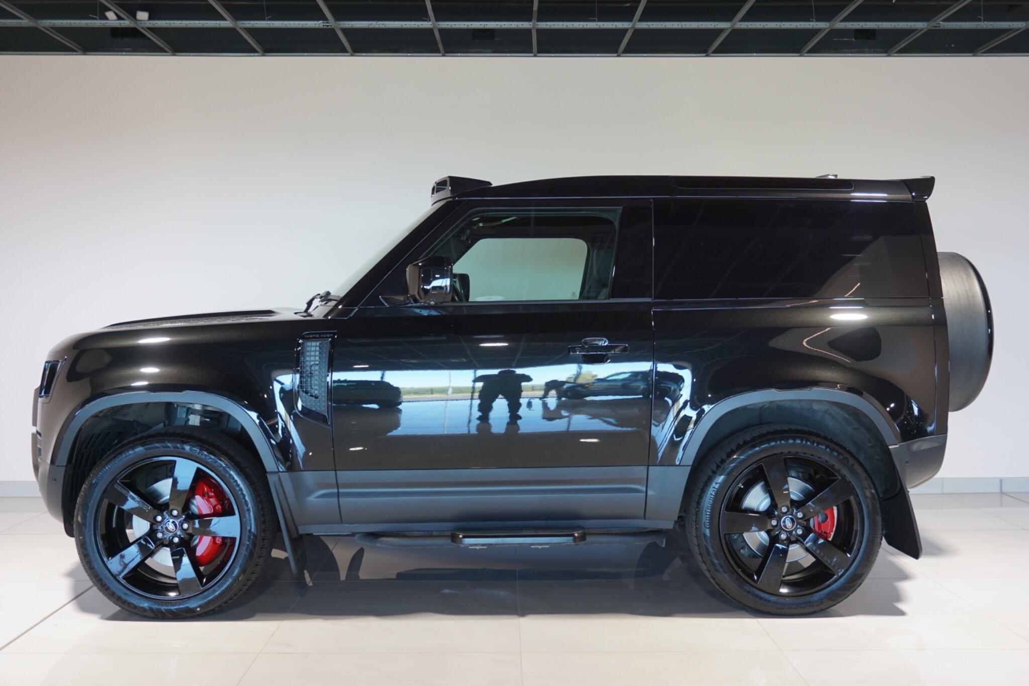 Land Rover Defender 90 3.0 D250 MHEV SE Hard Top SUV 3dr Diesel Auto 4WD SWB Euro 6 (s/s) (250 ps)